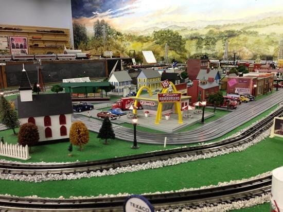 Model Railroad Exhibit by Crossville Model Railroad Club